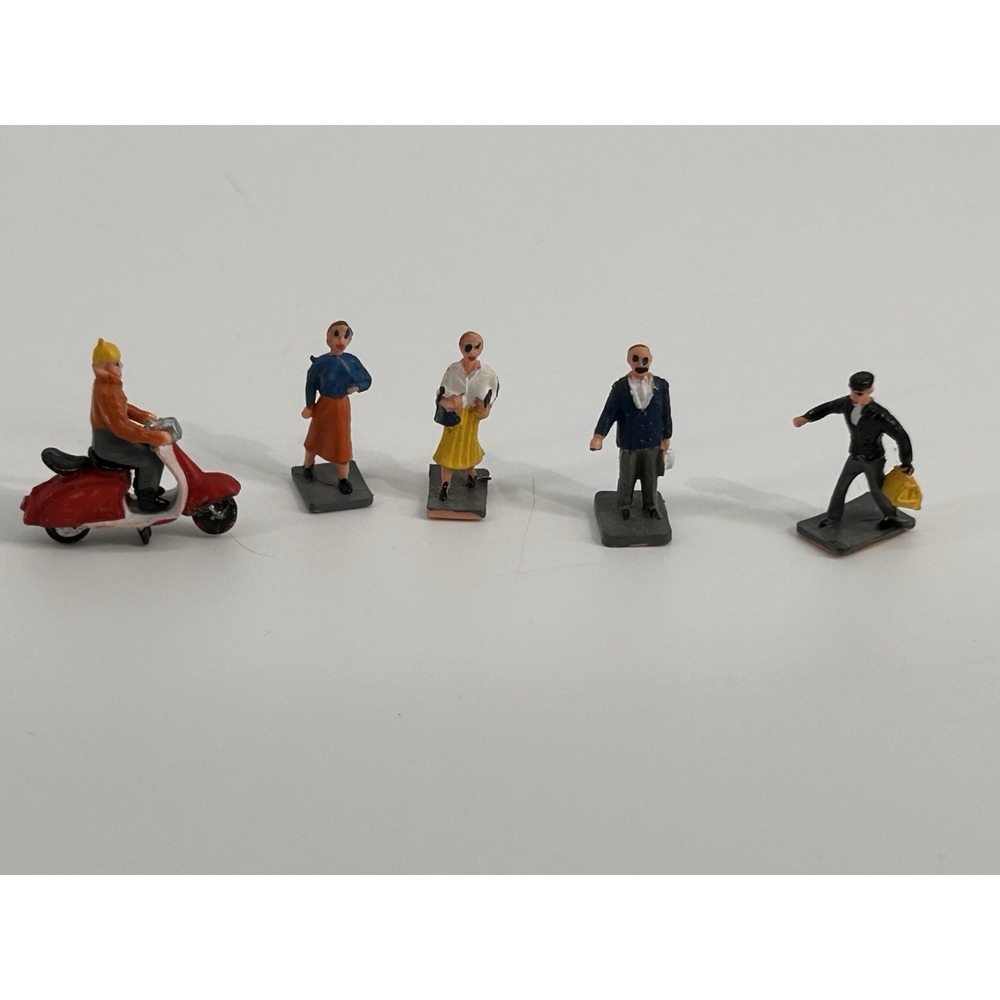 Vintage Ho Scale Little People Figures & Scooter W/ Rider Ho Scale Scenery